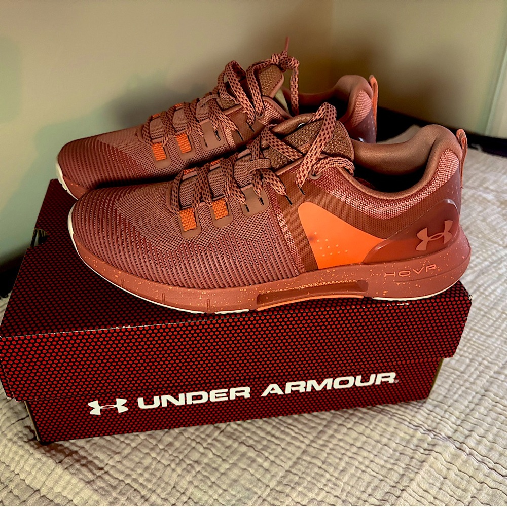 UNDER ARMOUR HOVR RISE WOMENS 7